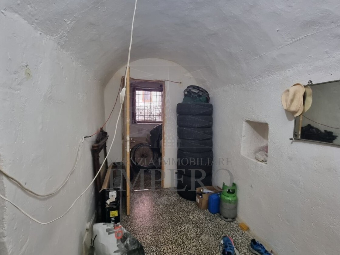 Casa indipendente da ristrutturare in via aprosio 7 bis, Vallecrosia