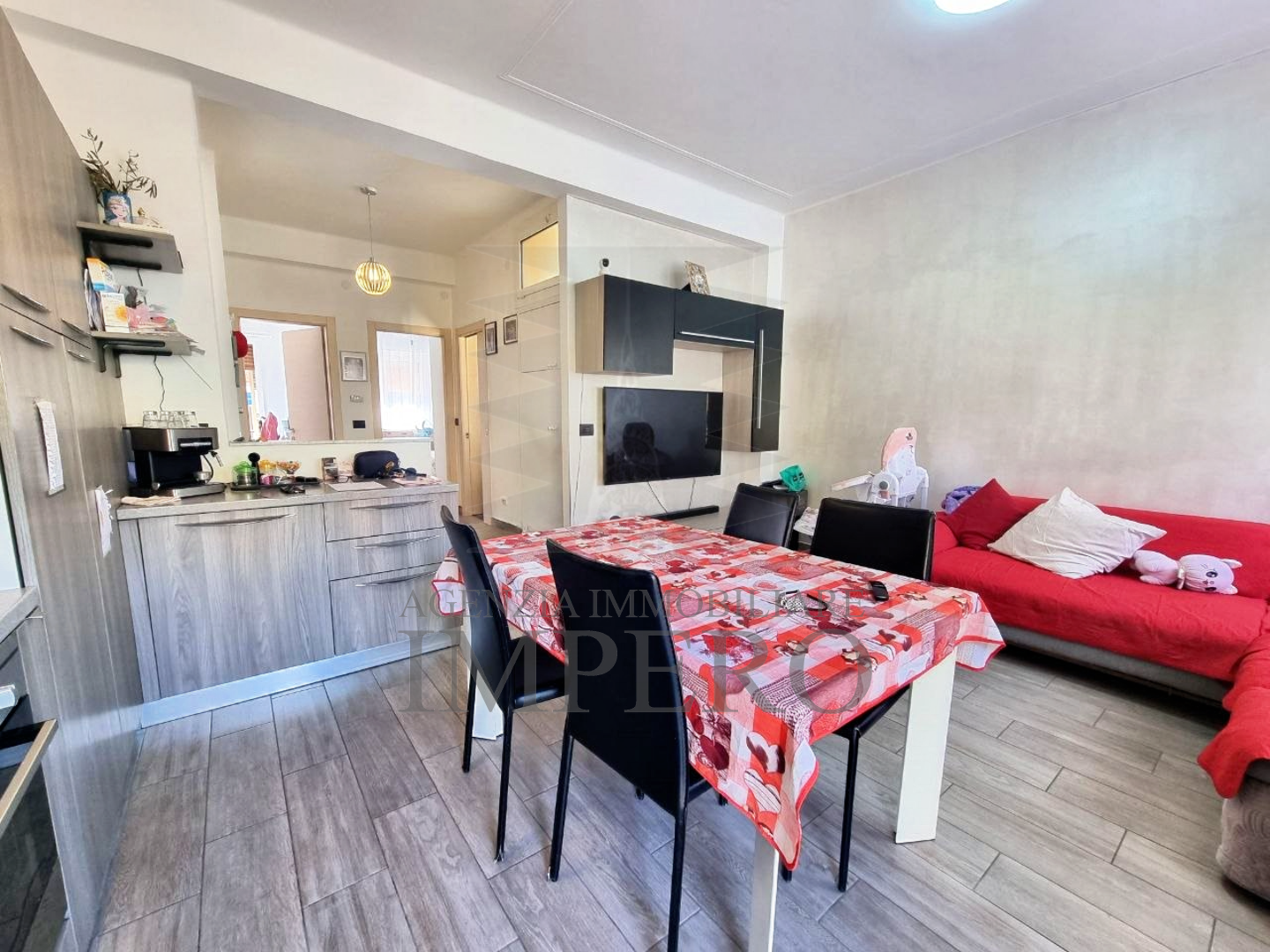 Trilocale con terrazzi in via roma 42, Ventimiglia