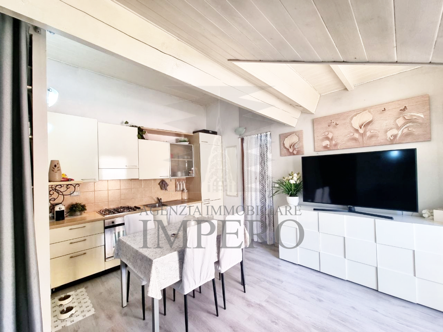 Bilocale ristrutturato in via cavour 33, Ventimiglia