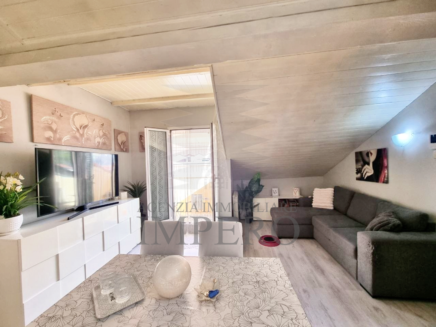 Bilocale ristrutturato in via cavour 33, Ventimiglia