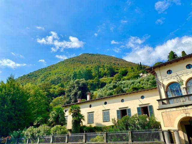 Villa in vendita a Tavernola Bergamasca