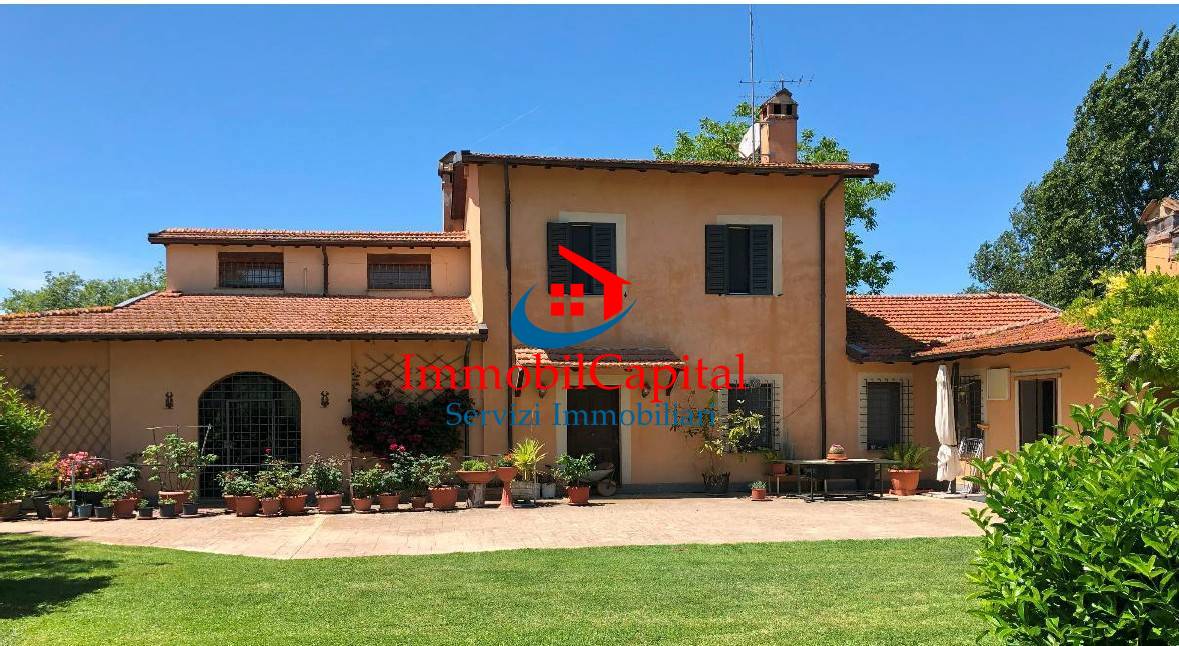 Villa in vendita a Montopoli di Sabina