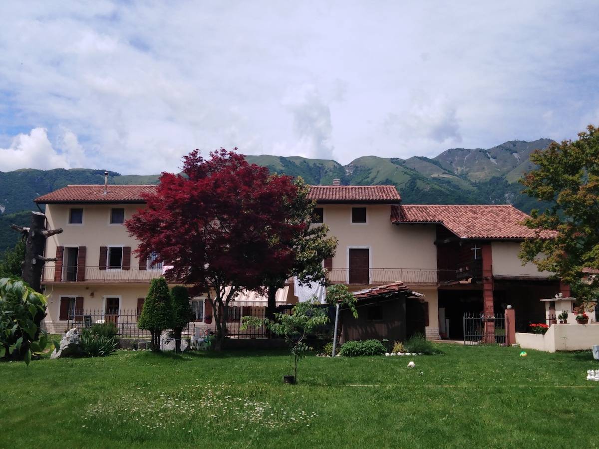 Casa indipendente con terrazzo, Aviano marsure