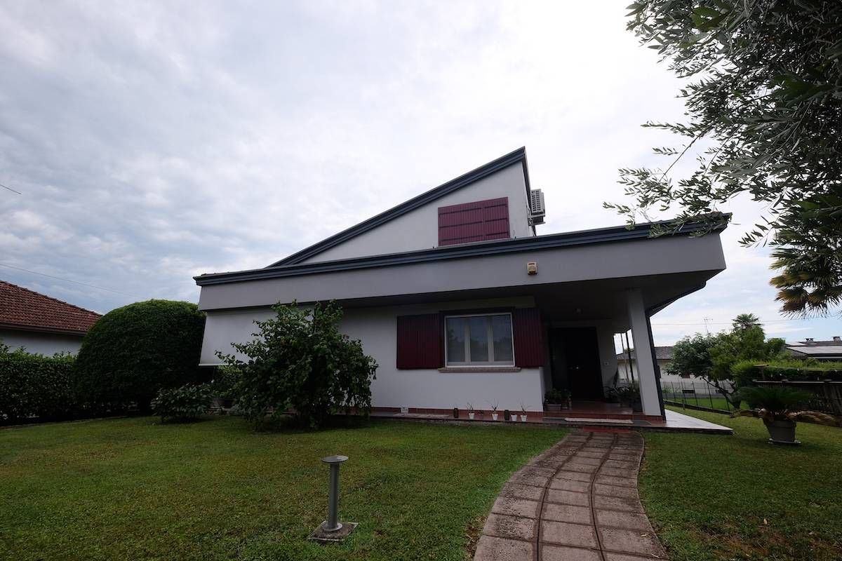 Villa in vendita a Cordenons, Sclavons