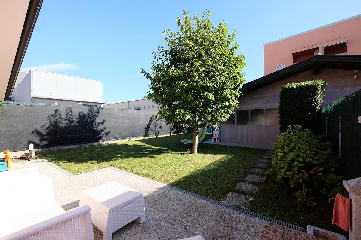 Bifamiliare-porzione in vendita a Pordenone, Semicentro