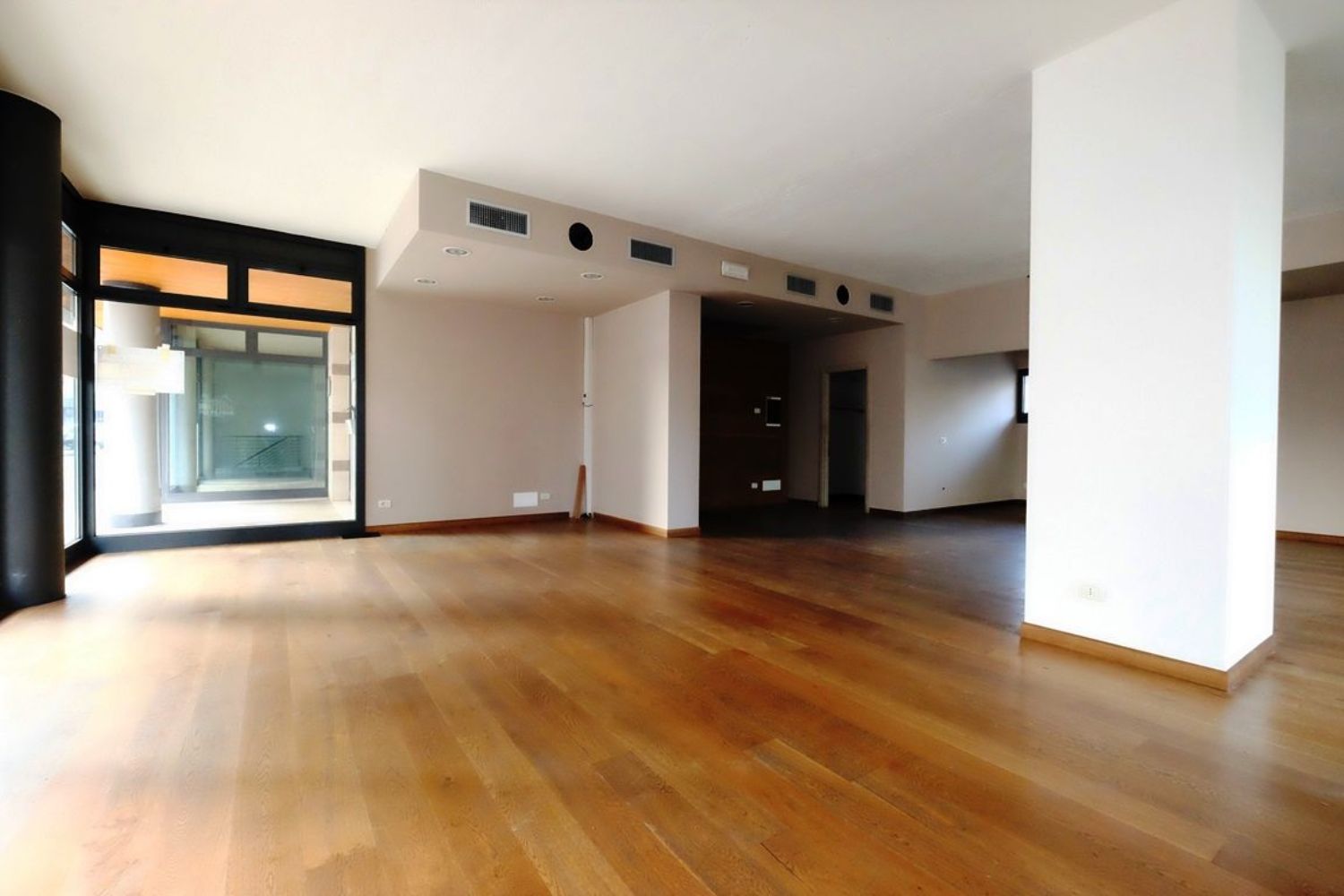 Negozio in vendita a Pordenone, Semicentro