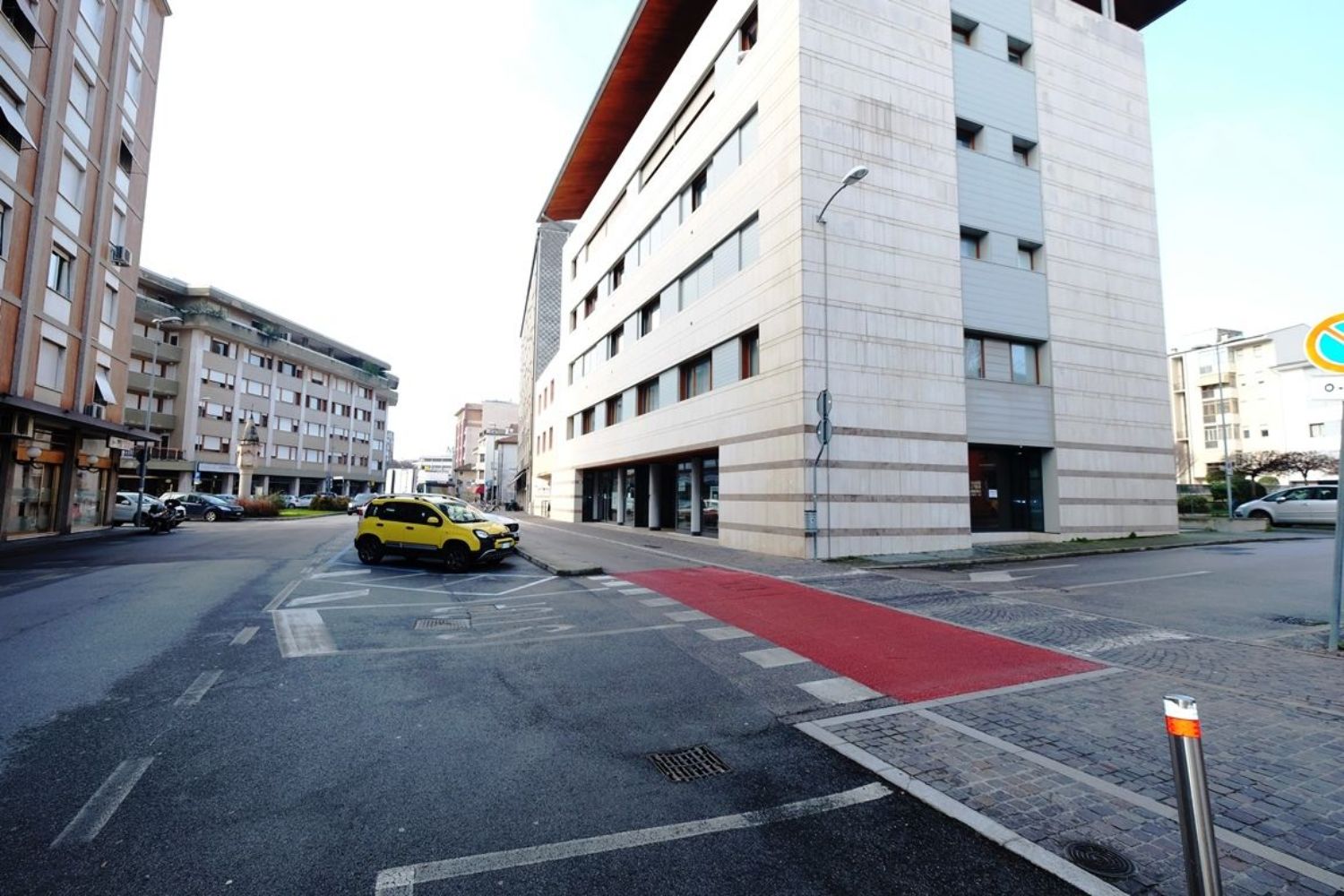 Negozio in vendita a Pordenone, Semicentro