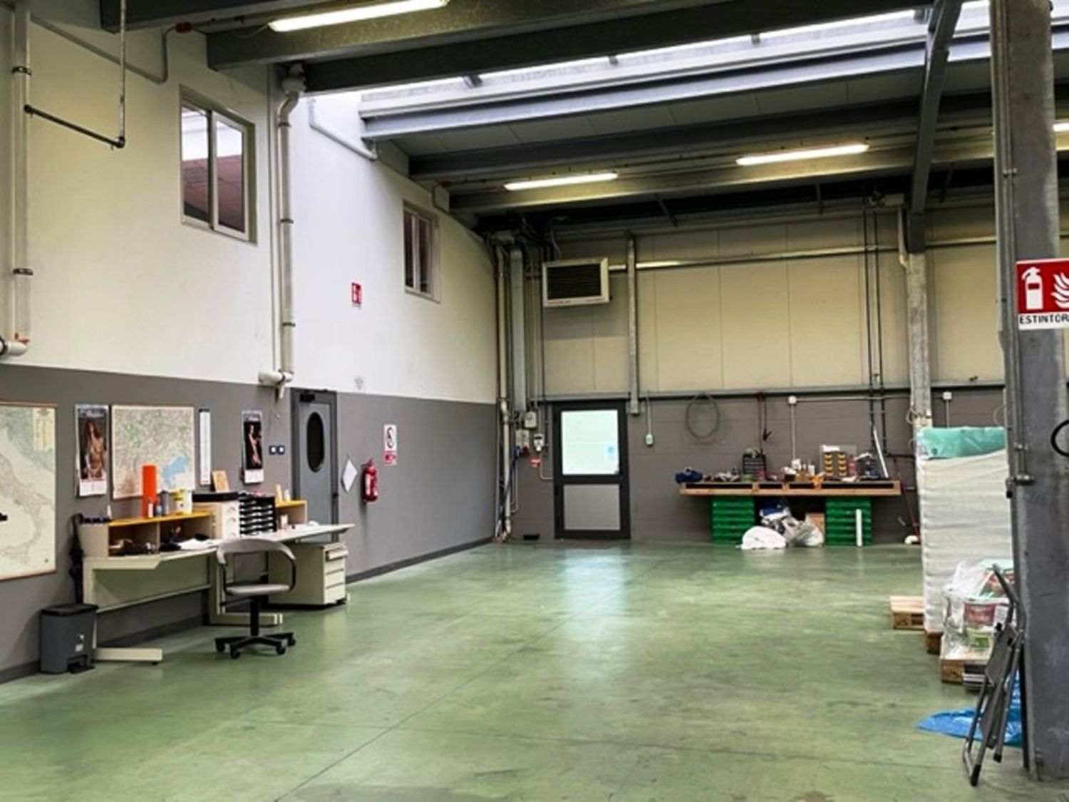 Capannone artigianale in vendita a Vivaro