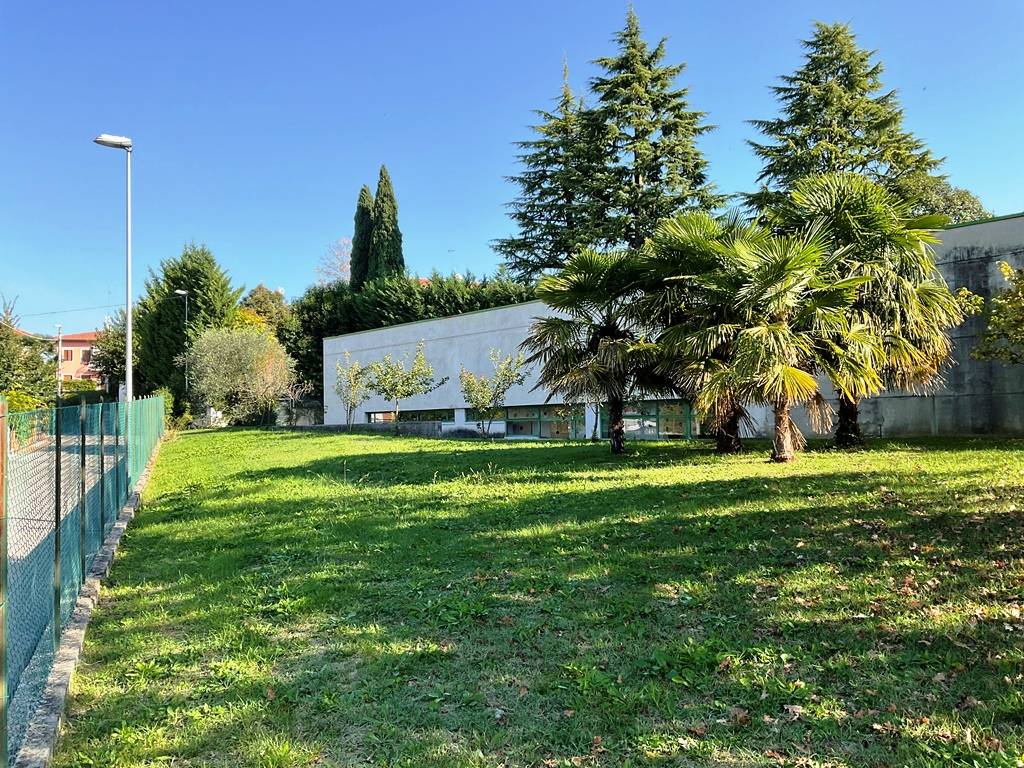 Capannone artigianale in vendita a Pordenone, Semicentro