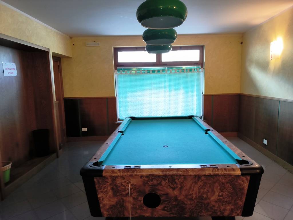 locale commerciale ed attivit in vendita a Arba