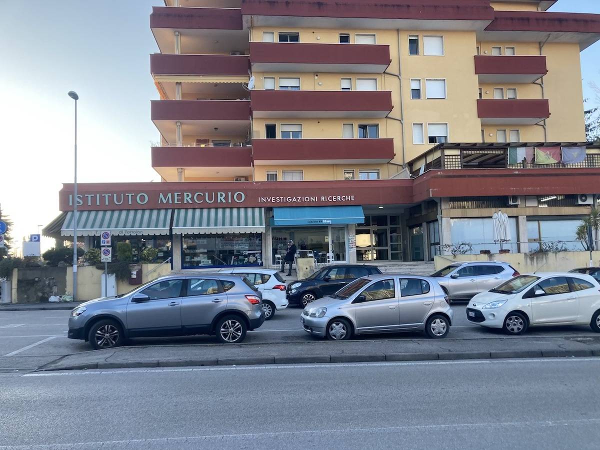 Negozio in vendita a Pordenone, Semicentro