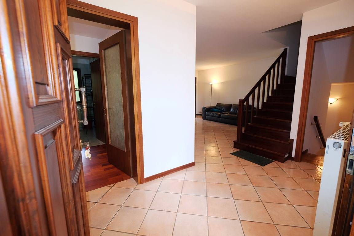 Villa in vendita a Cordenons, Nogaredo