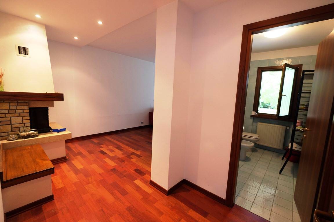 Villa in vendita a Cordenons, Nogaredo