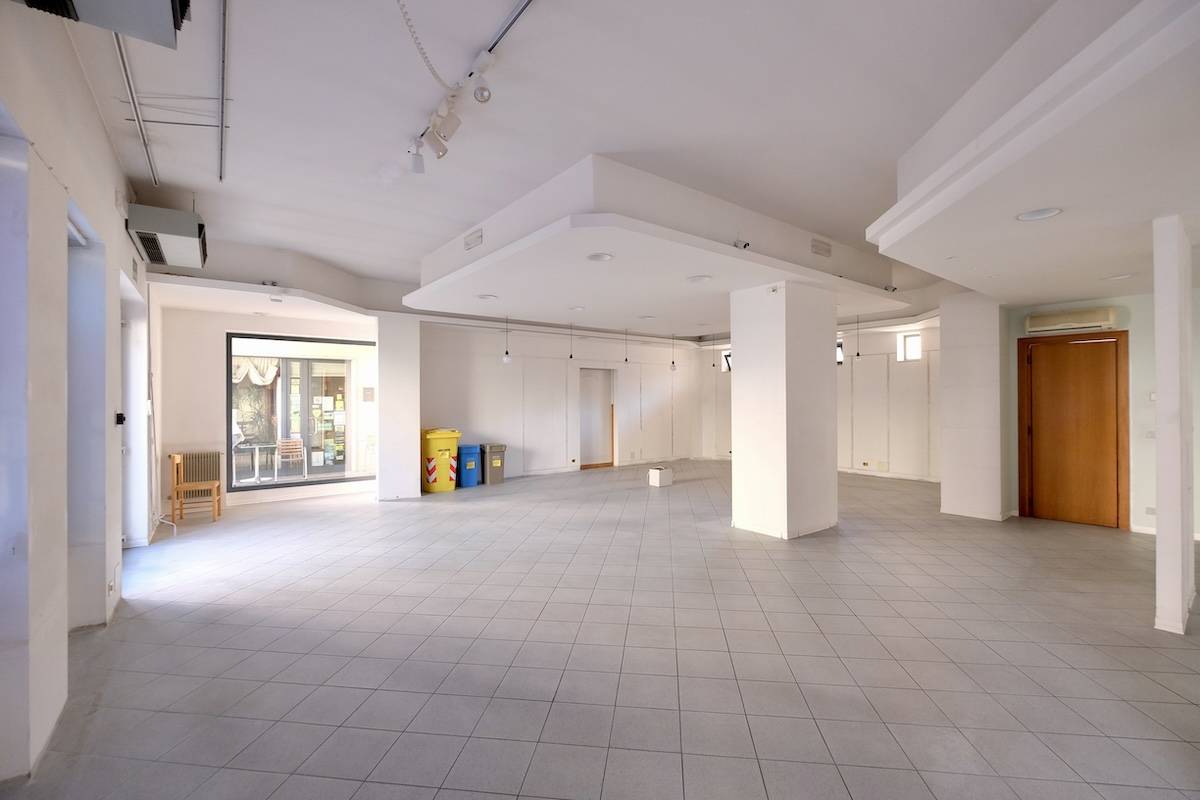 Negozio in vendita a Maniago