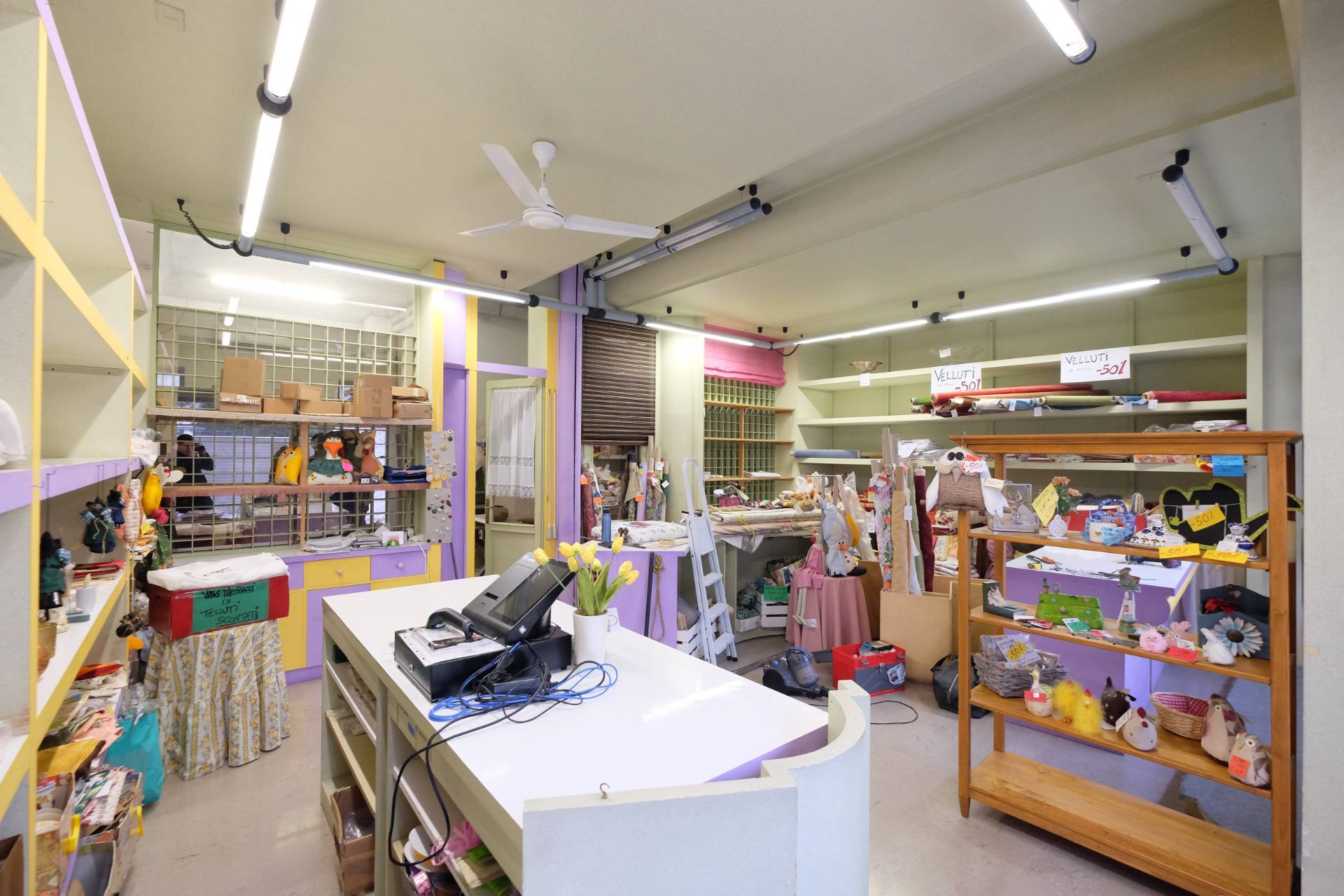 Negozio in vendita a Pordenone, Centro