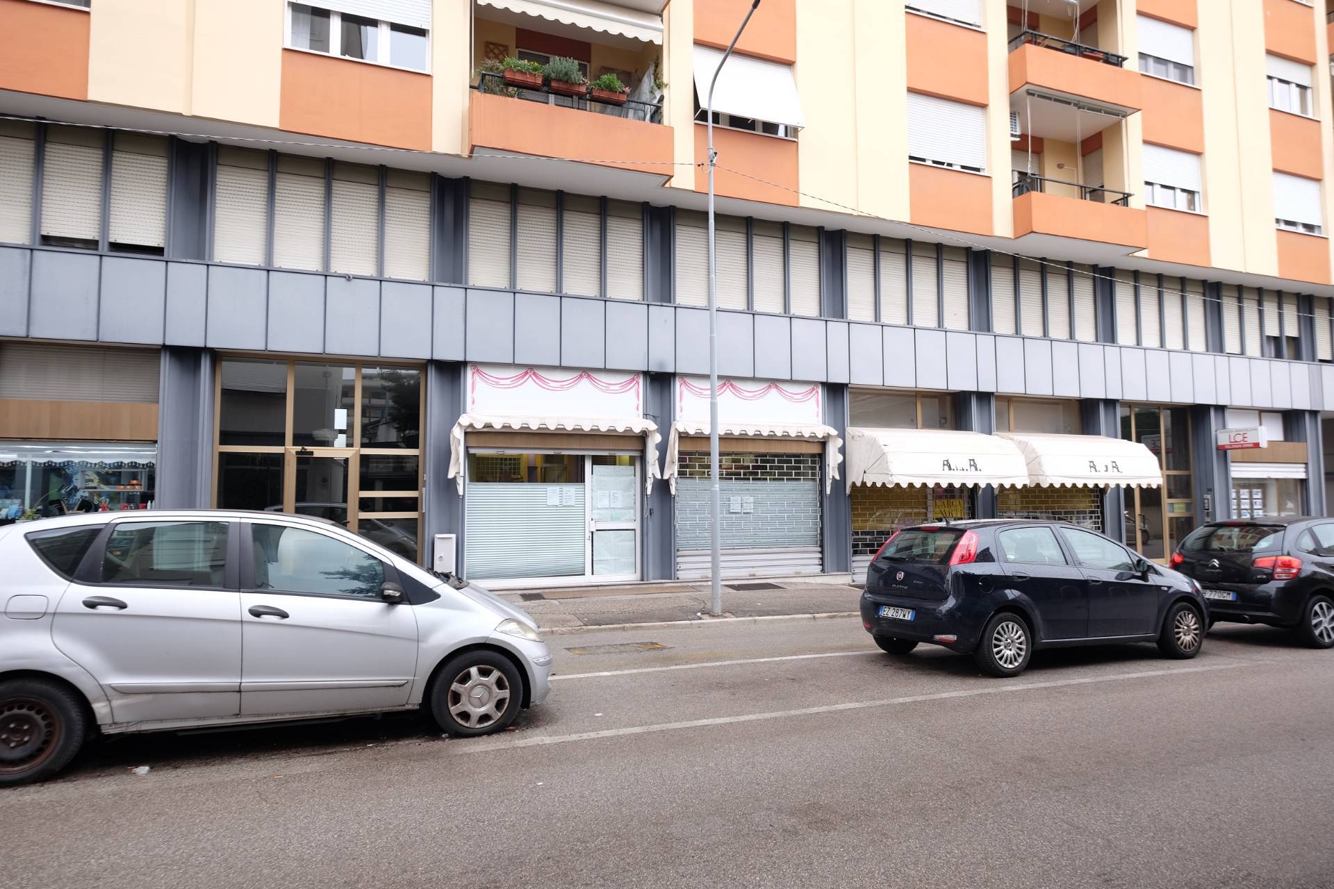 Negozio in vendita a Pordenone, Centro