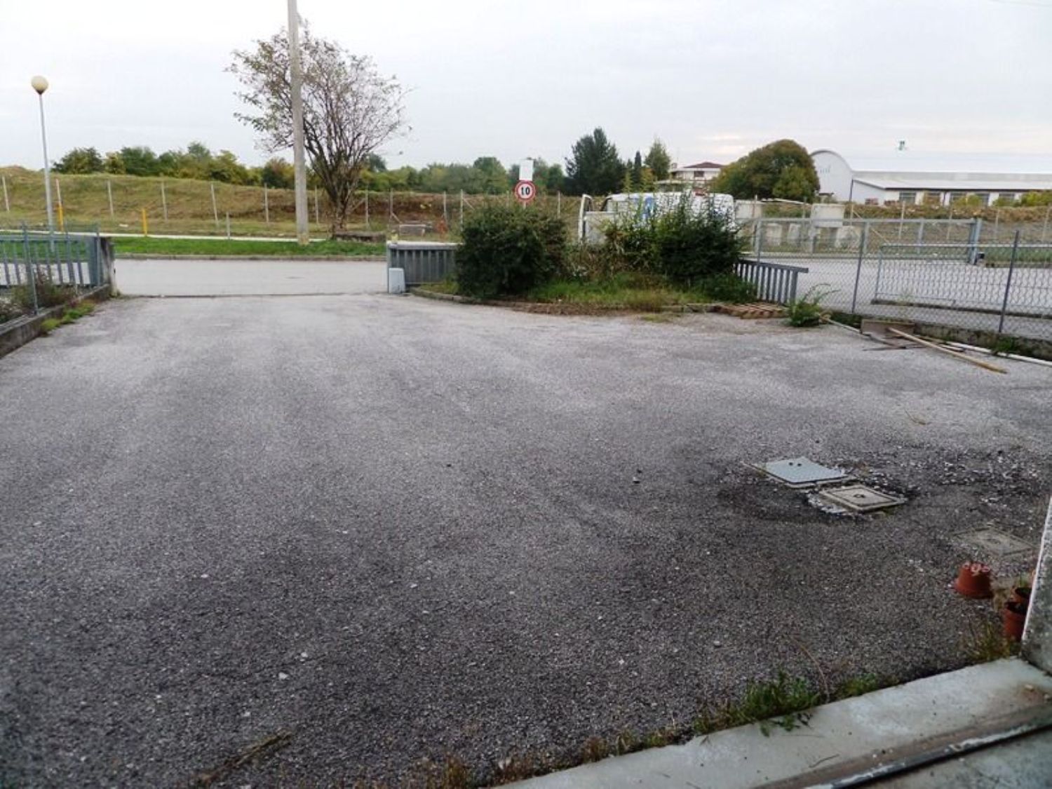 Capannone artigianale in vendita a Roveredo in Piano