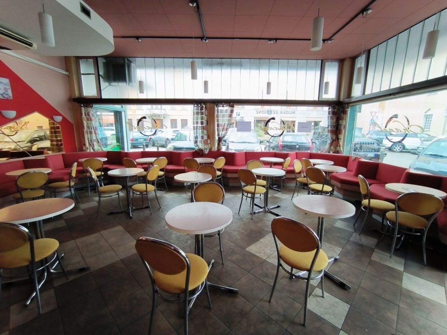 Locale commerciale in vendita a Maniago