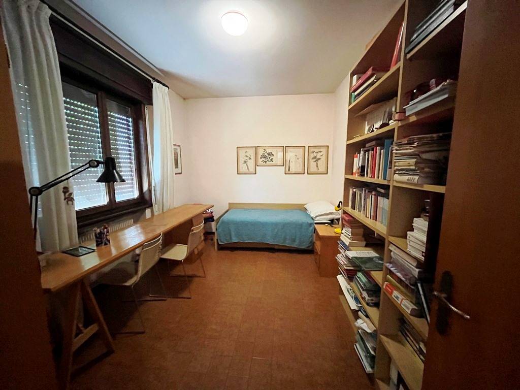 bifamiliare- edificio intero in vendita a Aviano