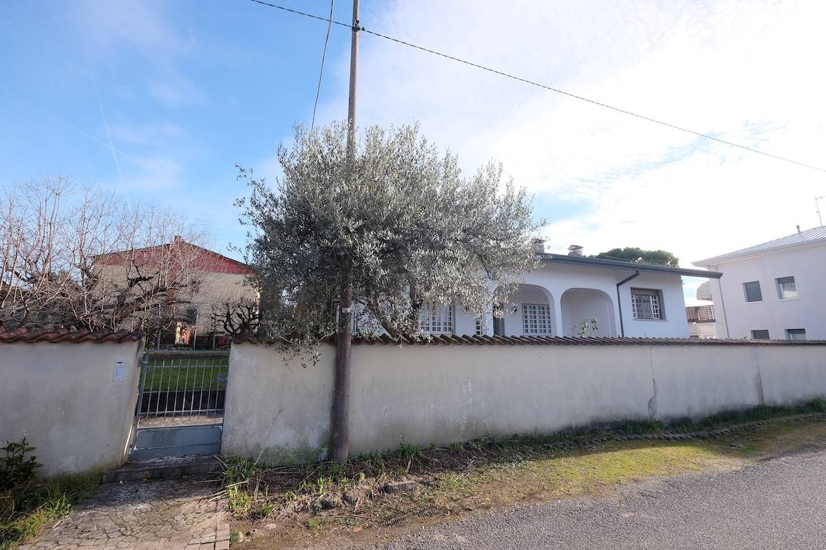 Villa in vendita a Pordenone, Semicentro