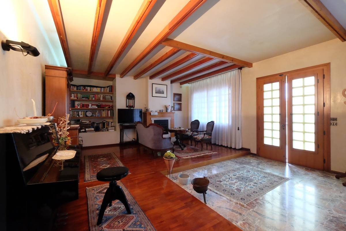 Villa in vendita a Pordenone, Semicentro