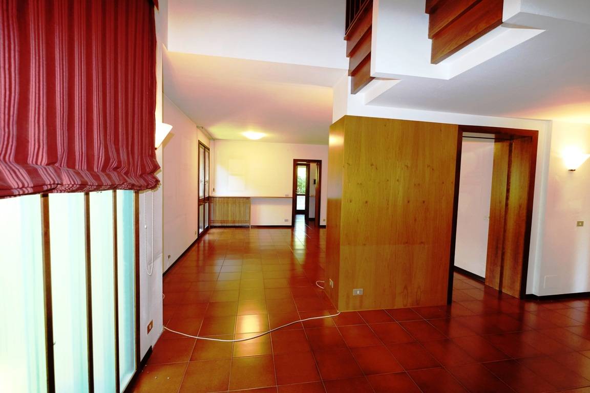Casa singola in affitto a Montereale Valcellina, Malnisio
