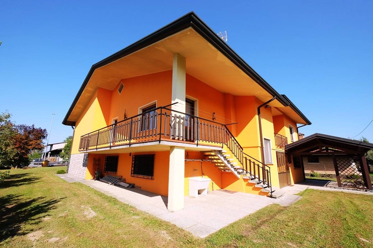 Villa in vendita a Zoppola, Castions