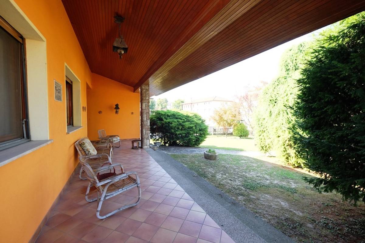 Villa in vendita a Zoppola, Castions