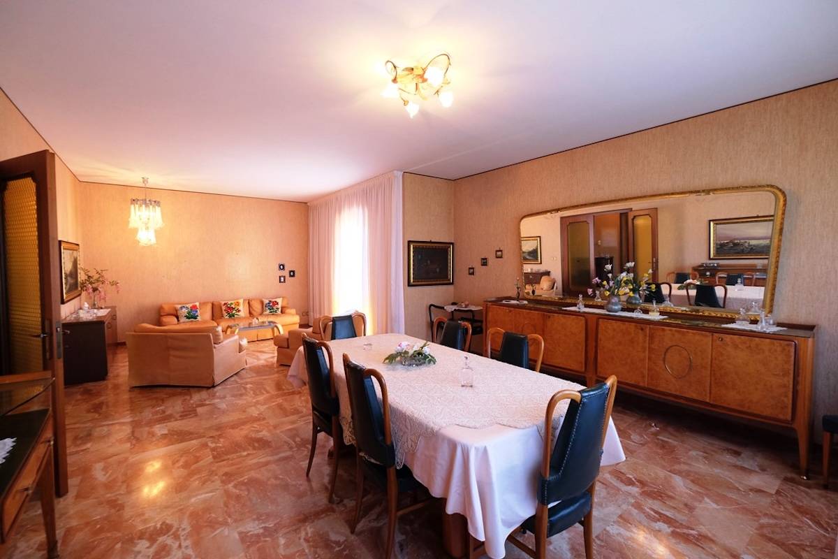 Villa in vendita a Zoppola, Castions