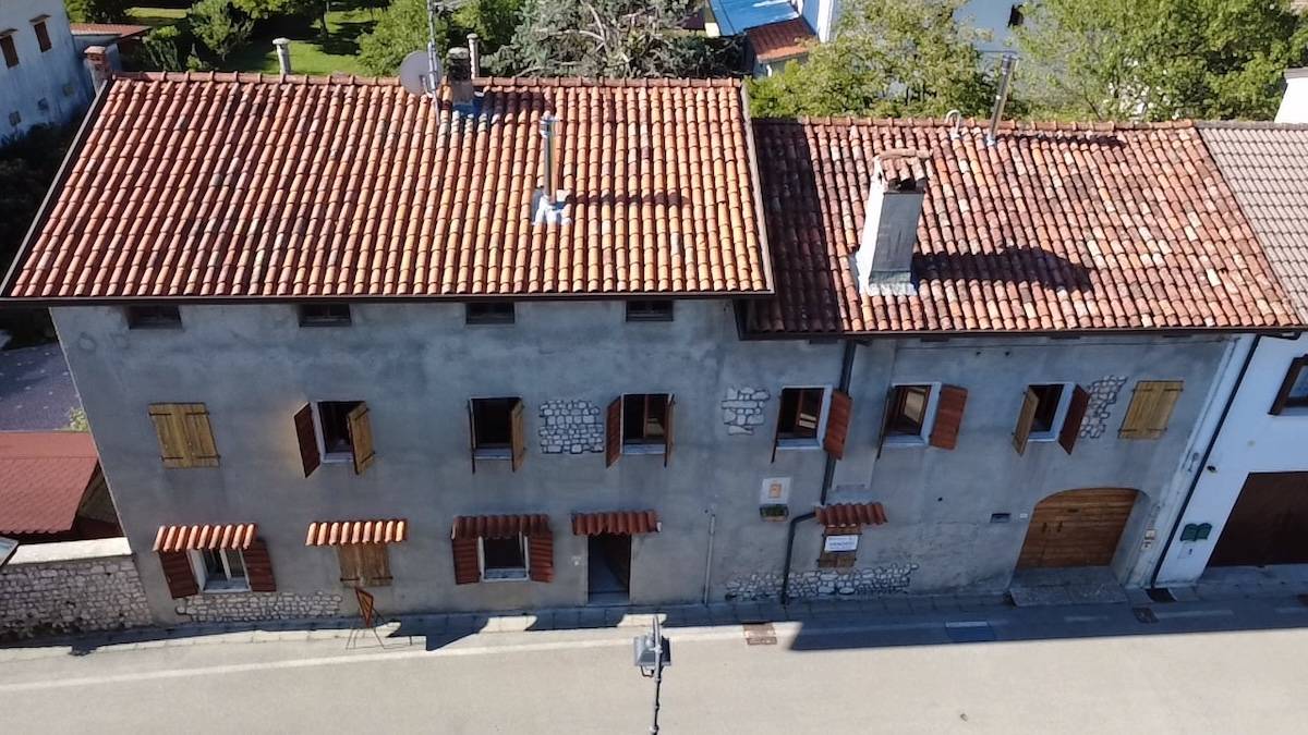 bifamiliare- edificio intero in vendita a Montereale Valcellina, Malnisio