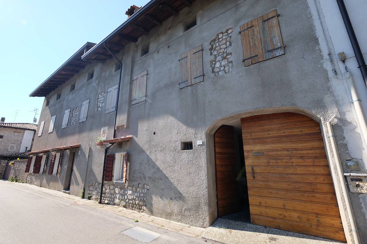 bifamiliare- edificio intero in vendita a Montereale Valcellina, Malnisio