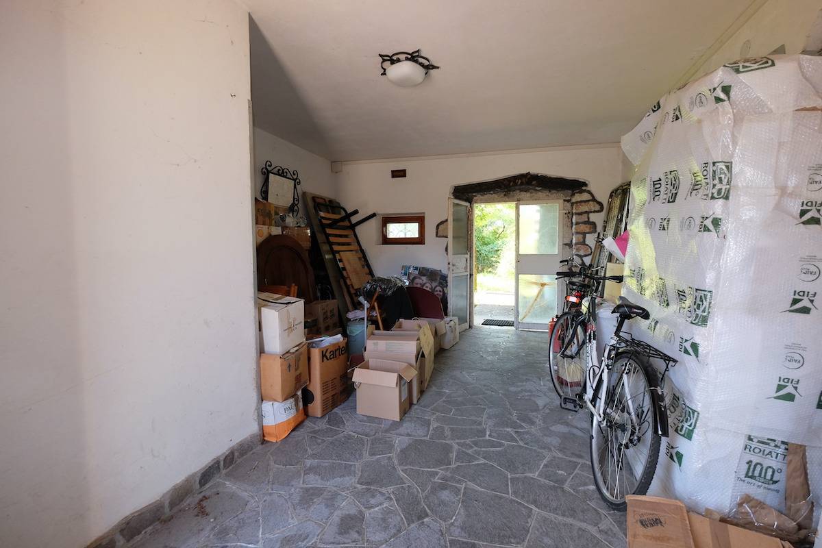 bifamiliare- edificio intero in vendita a Montereale Valcellina, Malnisio