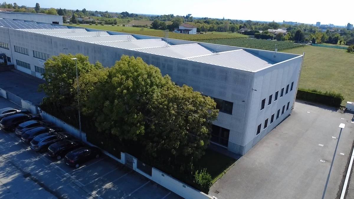 Capannone in vendita a Pordenone, Periferia