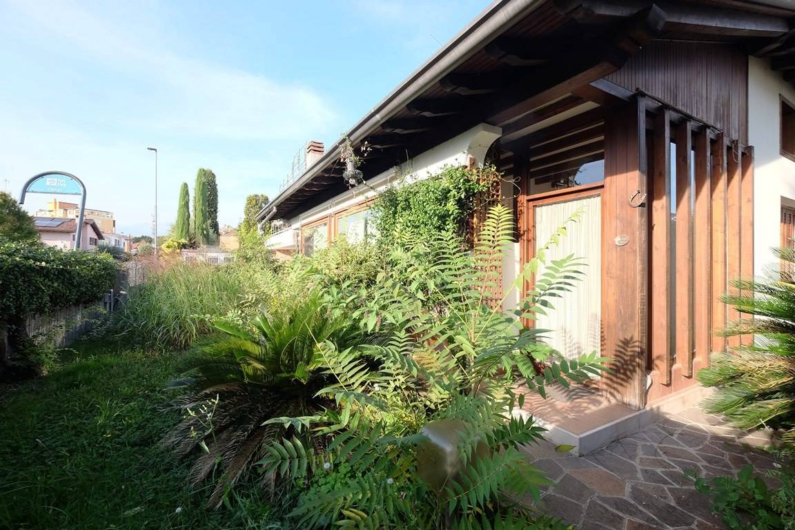 Villa in vendita a Pordenone, Semicentro