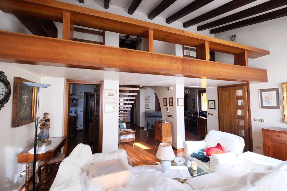 Villa in vendita a Pordenone, Semicentro