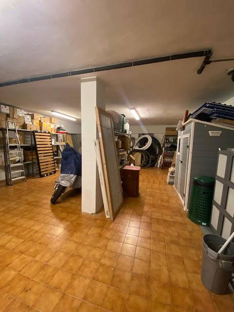 Box o garage in vendita a Albisola Superiore