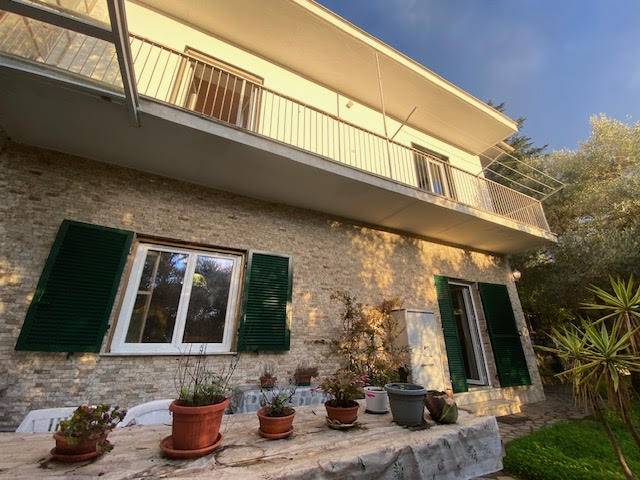 Casa indipendente in vendita a Albisola Superiore