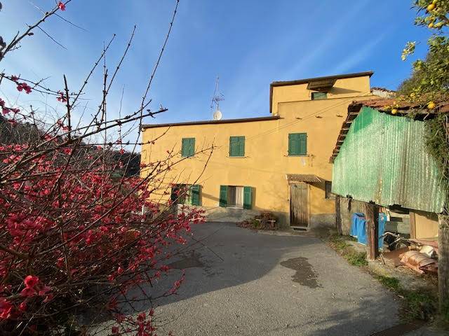 Casa indipendente in vendita a Albisola Superiore
