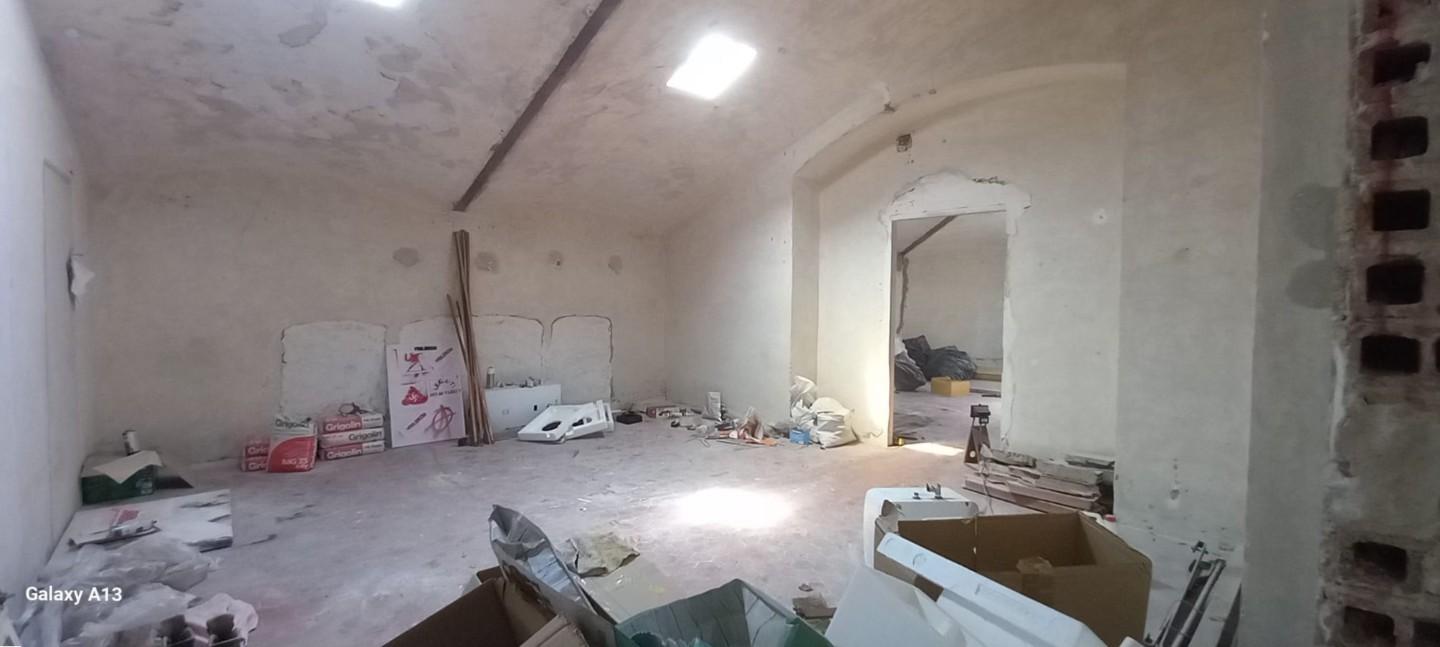 Appartamento da ristrutturare, Carrara centro