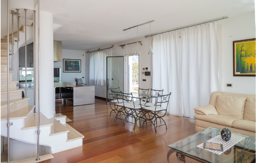 Villa con giardino, Carrara monteverde