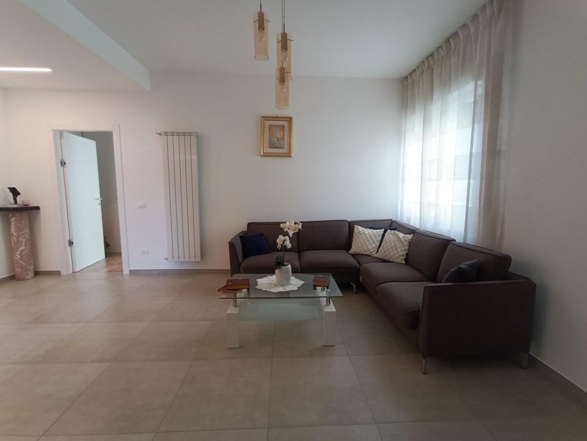 Quadrilocale in vendita, Carrara marina di