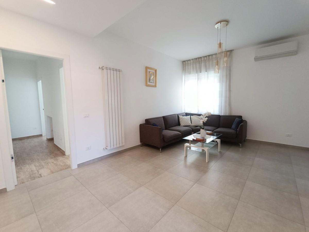 Quadrilocale in vendita, Carrara marina di