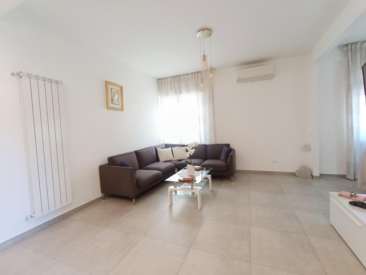 Quadrilocale in vendita, Carrara marina di