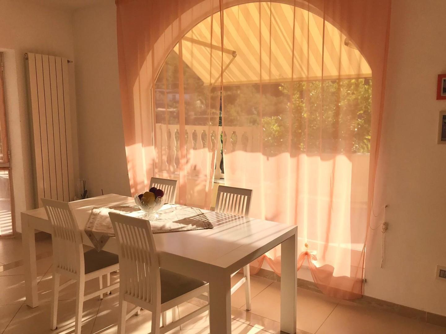 Villa con giardino a Carrara