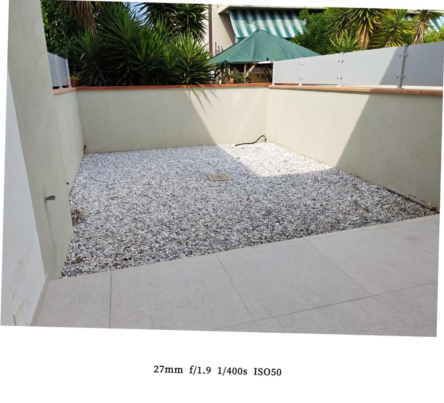 Villa Trifamiliari con giardino, Carrara marina di