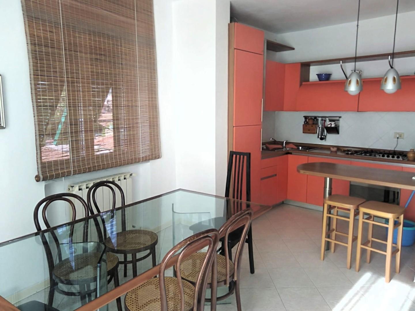 Trilocale in vendita, Carrara avenza