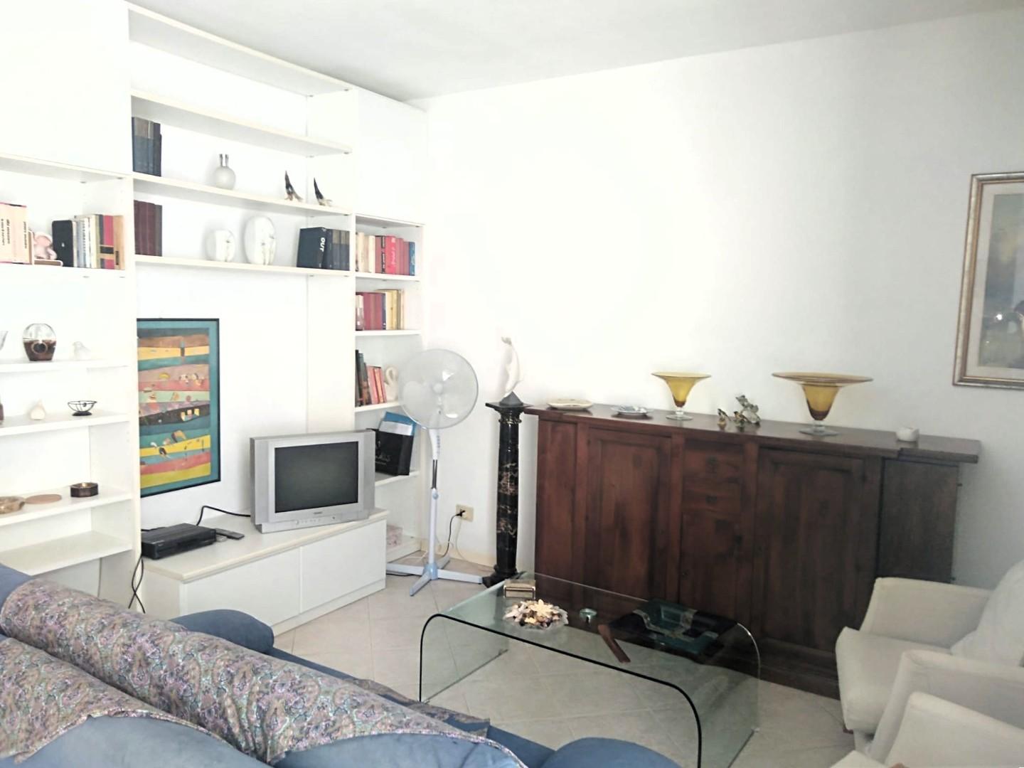 Trilocale in vendita, Carrara avenza