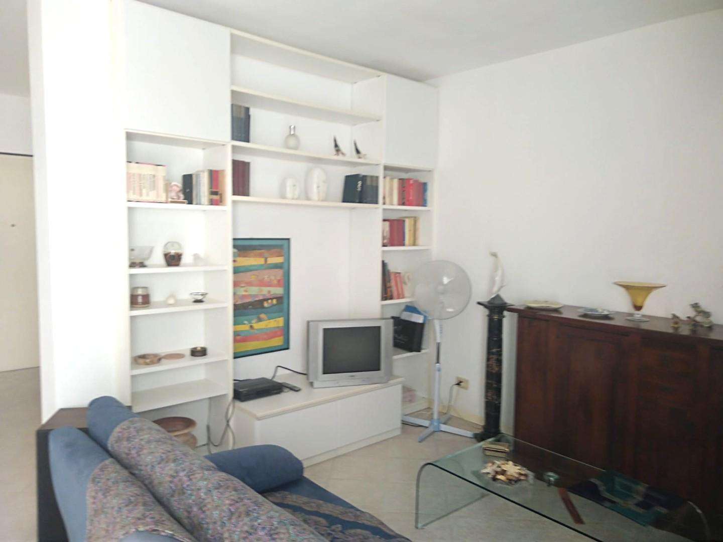 Trilocale in vendita, Carrara avenza