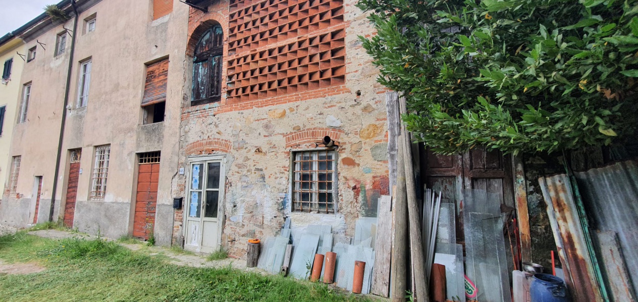 Casa indipendente con giardino, Capannori santa margherita