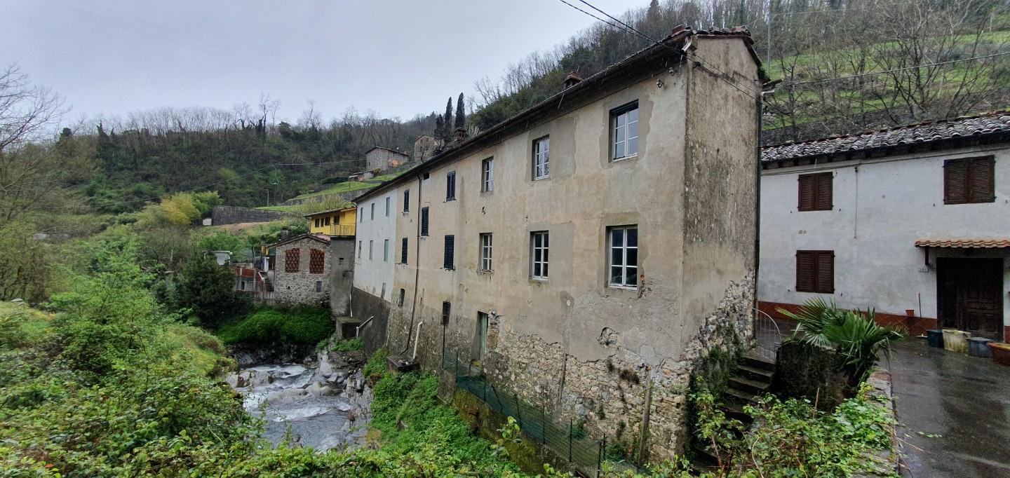 Casa indipendente da ristrutturare, Lucca pieve di brancoli